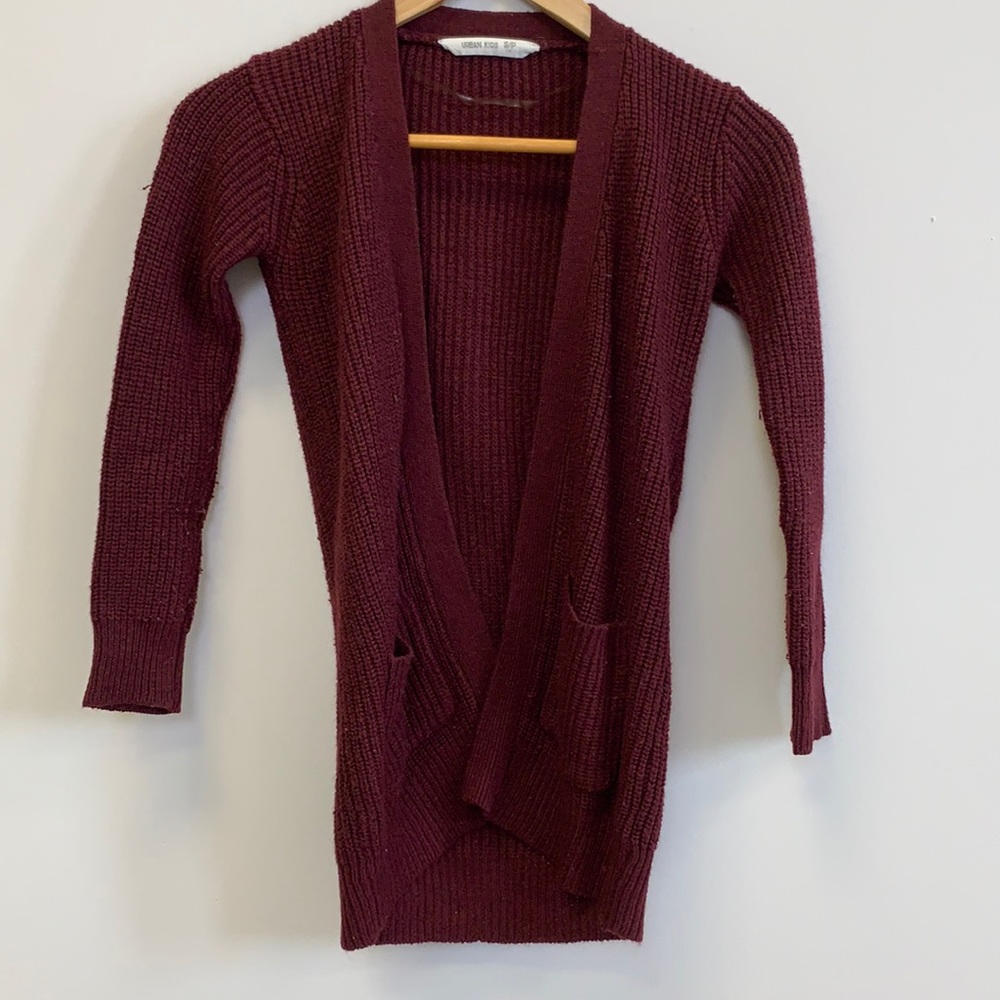 Big girls sweater in burgundy size S